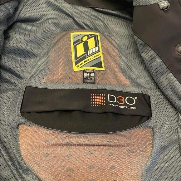 Icon Women Motorcycle Jacket Equipped with D3O Impact Protection - Picture 6 of 10